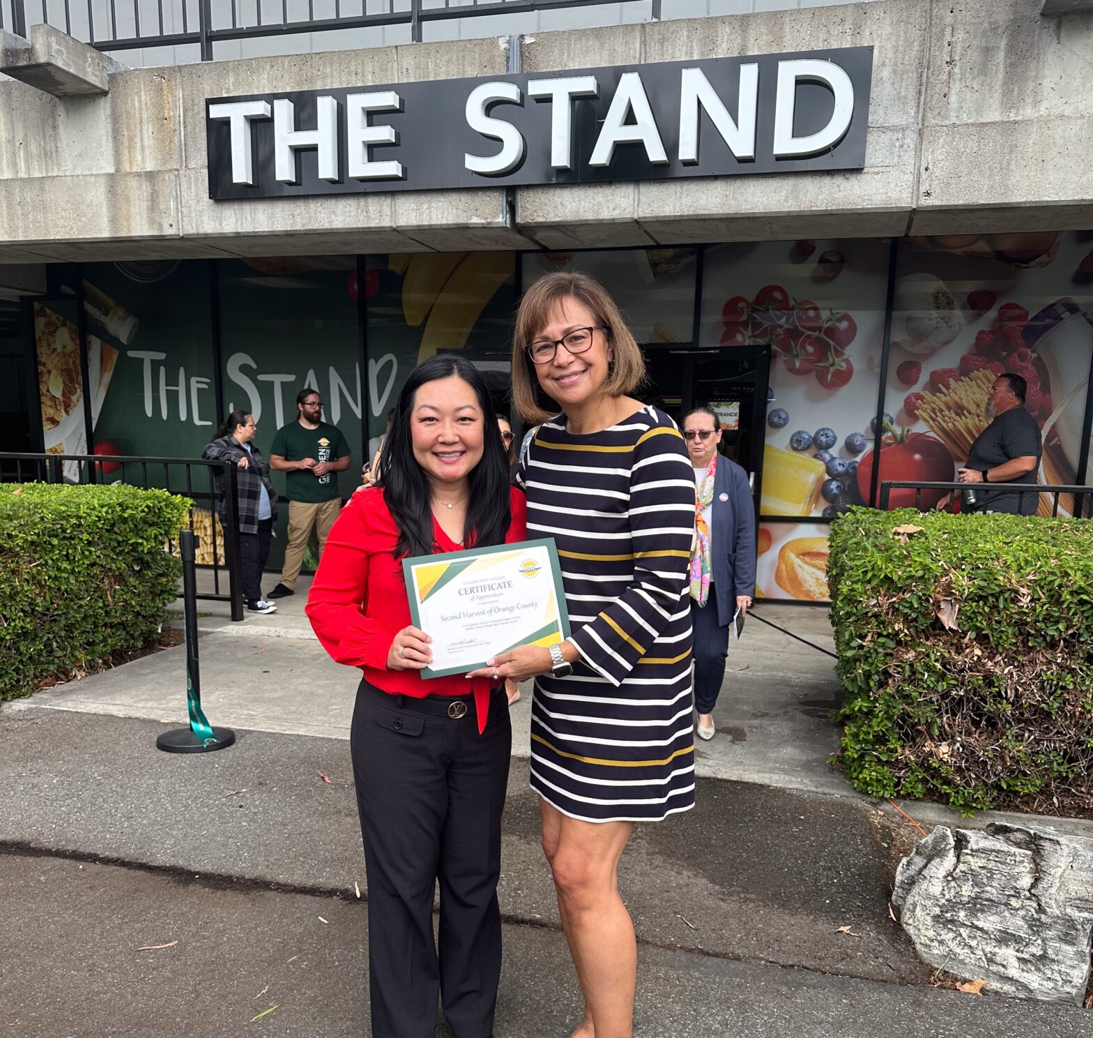 alt="Dr. Claudia Lee, Goldest West College VP, Student Services and Claudia Bonilla Keller, SHFB CEO"